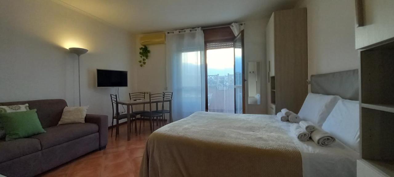 Alloggio Turistico A Via Modugno Vitinia Eksteriør billede